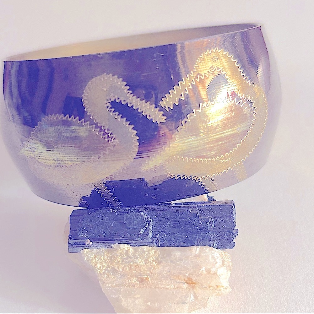 Vintage bracelet Made in India etched Brass birds 1.5” wide bangle 3”